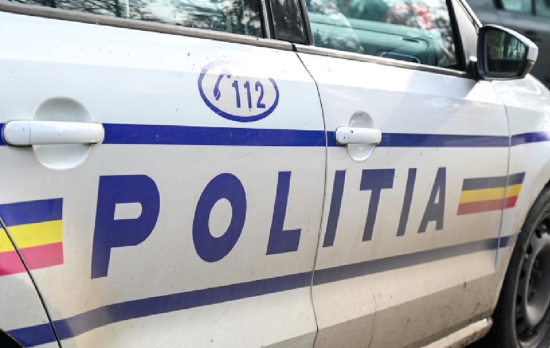 Fată din Baia Mare răpită de pe stradă de doi bărbați pe care i-a cunoscut online și dusă într-un apartament din Craiova. Cum a reușit să scape