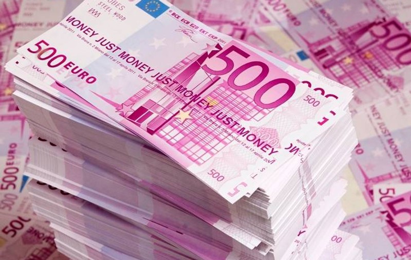 Sume halucinant de mari puse sub sechestru! Prejudiciu de peste două miliarde de euro la rafinăria Lukoil