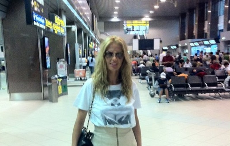 Andreea Bănică a fugit la Paris, în vacanţă