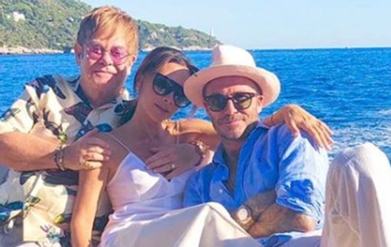 VIDEO | David și Victoria Beckham, vacanță în Franța alături de Elton John