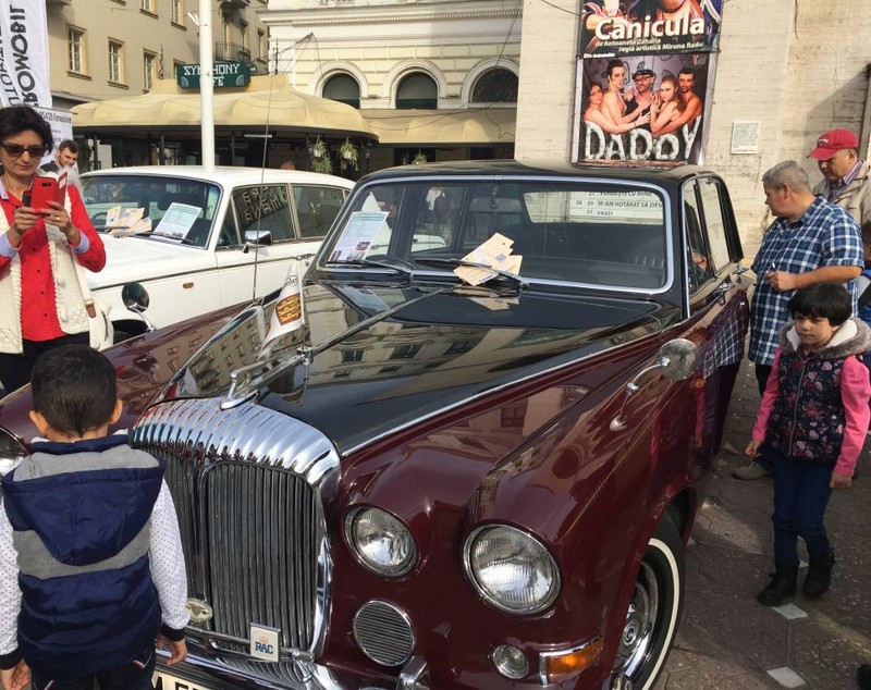 Mașina folosită de Robert Redford în filmul Havana, la Timișoara. E o replică, dar bijuteria a făcut furori printre iubitorii de mașini de epocă