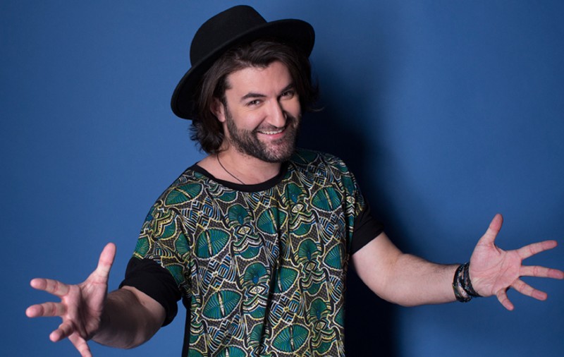 VIDEO EXCLUSIV/ Ce mai face cea mai cunoscută iubită a lui Smiley. După ani petrecuți la Londra s-a întors acasă