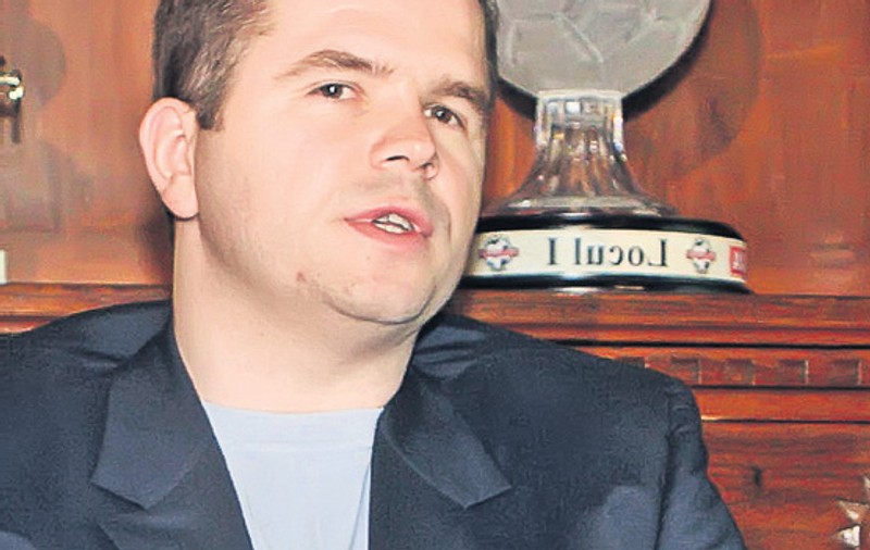 Vasile Şiman a acuzat vehement prestaţia arbitrilor la partida din Giuleşti: «Noi cai, ei călăreţi!»