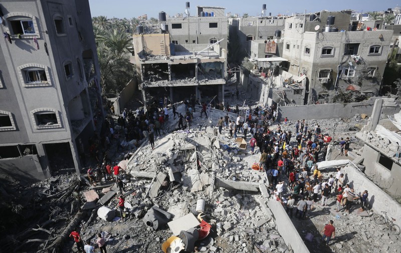 Război Israel-Hamas, ziua 34: Israelul va implementa "pauze umanitare" de patru ore pe zi în Gaza pentru a permite oamenilor să fugă, anunță SUA