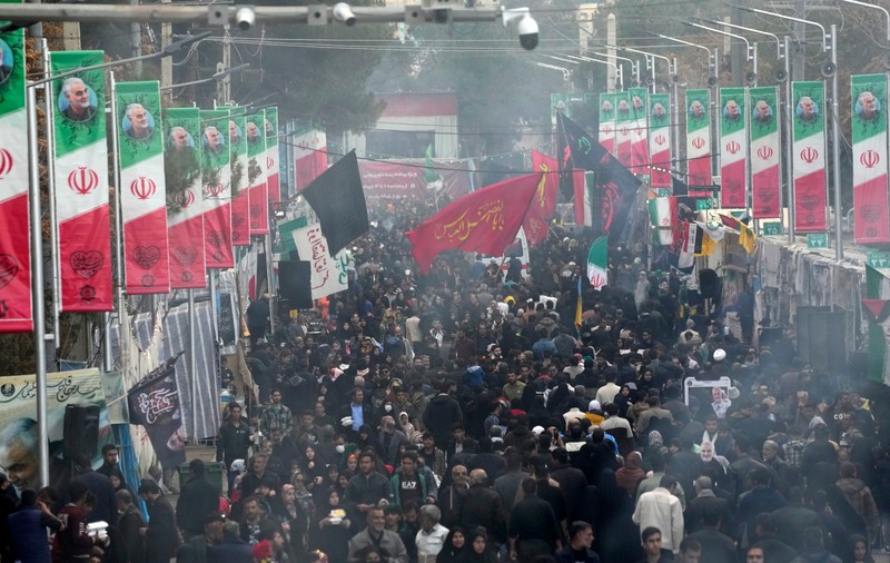 Statul Islamic revendică sângerosul atentat din Iran, de la mormântul generalului Soleimani, în timp ce Teheranul promite răzbunare