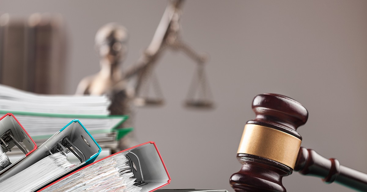 Dosare, justitie, ciocan de judecator, foto ilustrativ