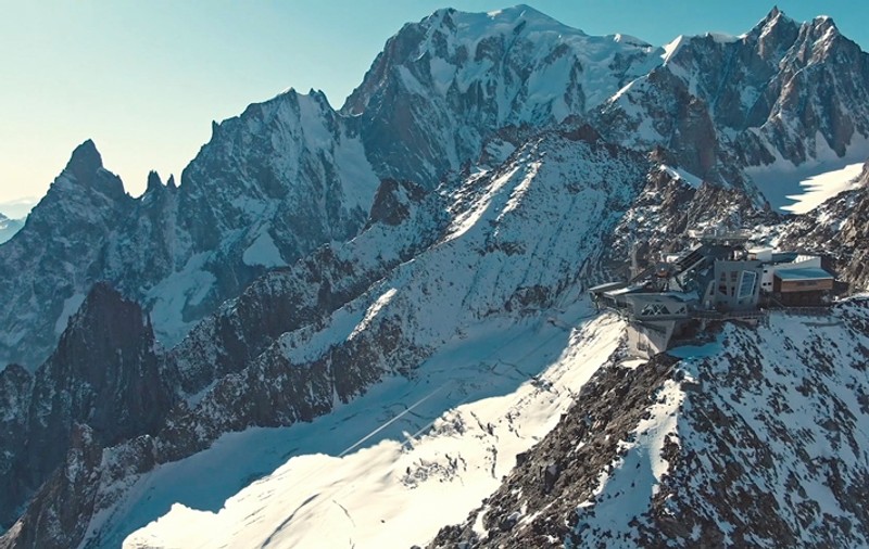 Rămășițele unui alpinist dispărut în urmă cu 37 de ani au fost găsite după topirea unui ghețar din Elveția