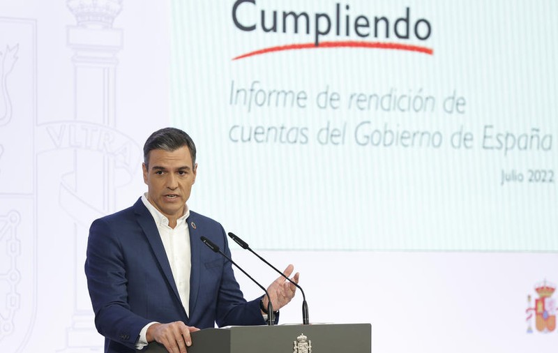 Premierul spaniol le cere oamenilor să renunțe la cravată pentru a putea economisi energie
