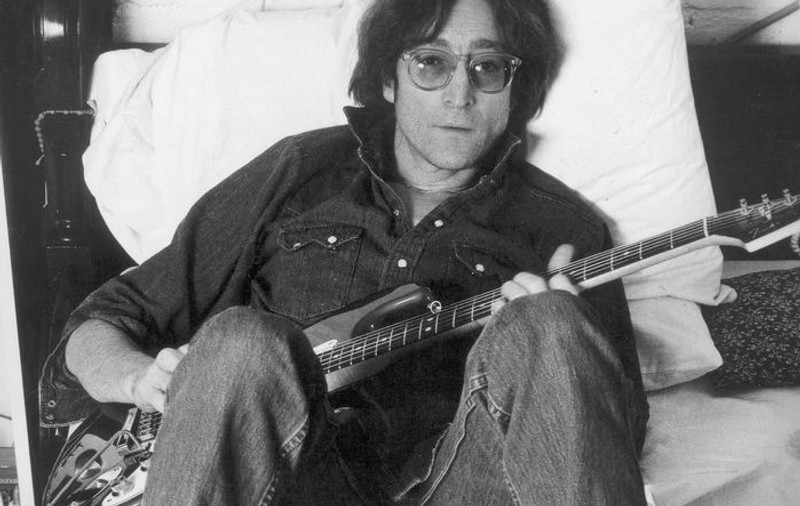 Toaleta lui John Lennon, scoasă la licitaţie la Liverpool