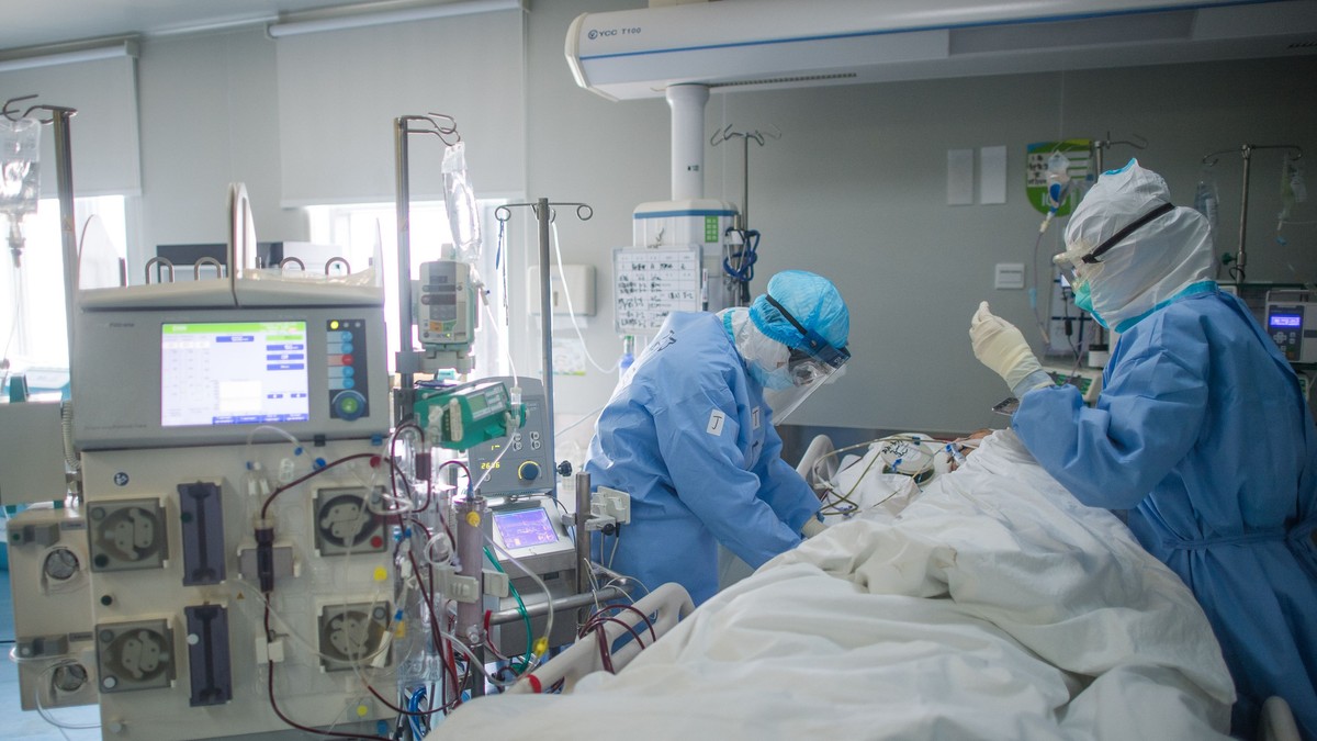 Rata mortalității la pacienții cu coronavirus care fac forme severe