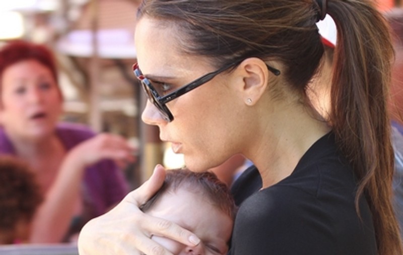 Foto | Victoria Beckham a ieșit la cumpărături cu Harper Seven