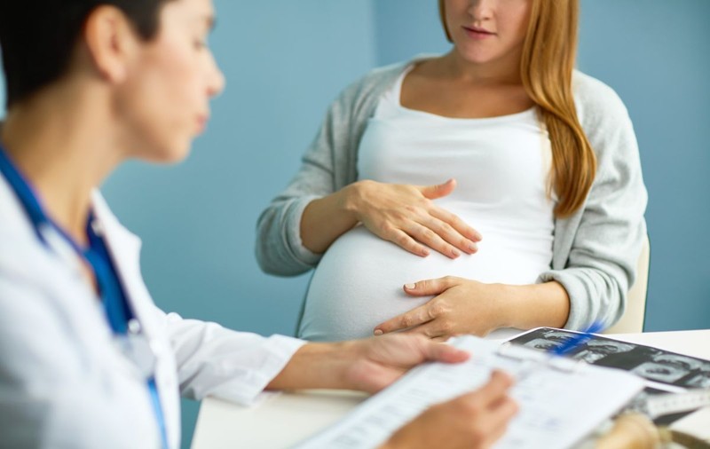 Coronavirusul pare să afecteze placenta la femei însărcinate