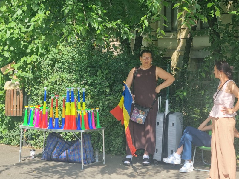Comercianții îi așteaptă în stradă pe protestatari Foto: Libertatea