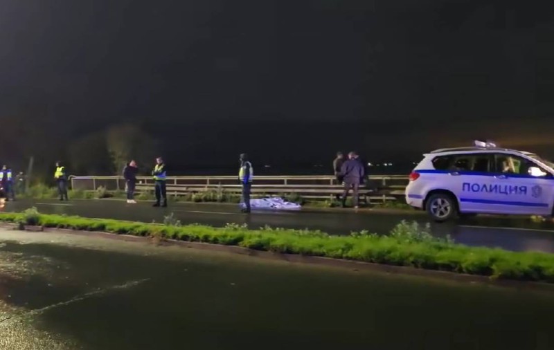 Șase morți în mașina condusă de un român și urmărită de poliție, pe o șosea din Bulgaria. Autoturismul a plonjat într-un lac | VIDEO