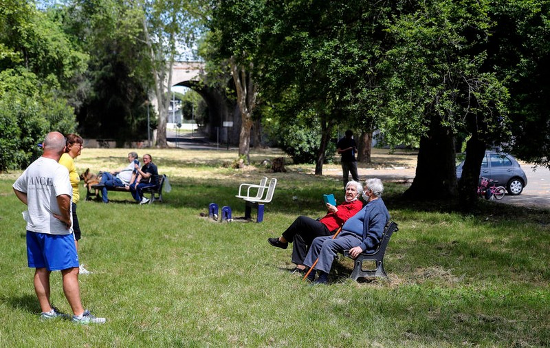 Italia redeschide astăzi parcurile, după două luni de izolare. Vizitele la rude, permise din nou