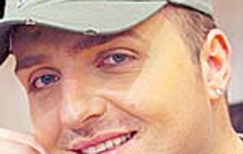Costi isi mai face doua televiziuni