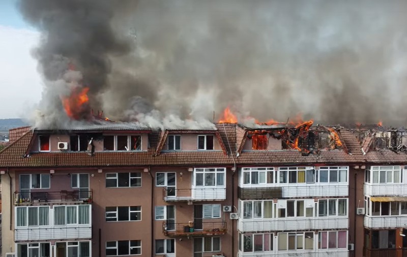 Reacția lui Raed Arafat, după incendiul din Craiova în timpul căruia locatarii i-au agresat pompierii veniți la intervenție