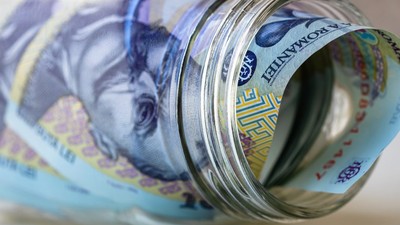 Un farmacist câștigă, în medie, 3.050 de lei