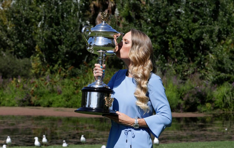 Caroline Wozniacki a pozat pe tocuri, după ce s-a dat accidentată la genunchi în finala cu Halep
