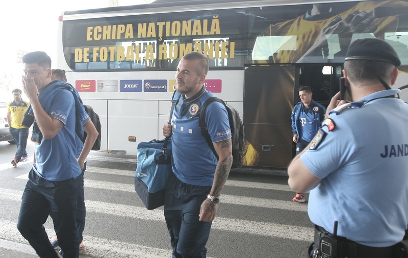 Anghel Iordănescu l-a luat pe Denis Alibec în cantonamentul din Italia. Selecționerul, absent | GALERIE FOTO
