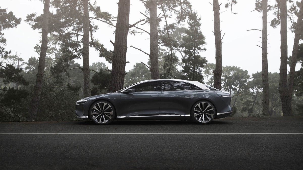 Fondul suveran al Arabiei Saudite investește în Lucid Motors. Automobil Lucid Air