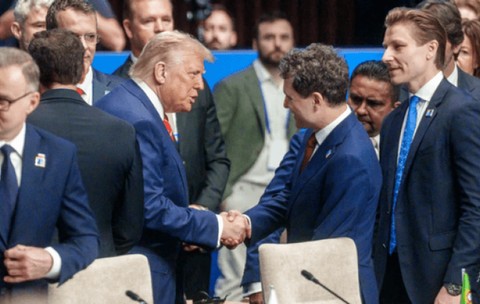 De ce ne convine să credem că America a dat jos Guvernul Bolojan - analiza unui politolog