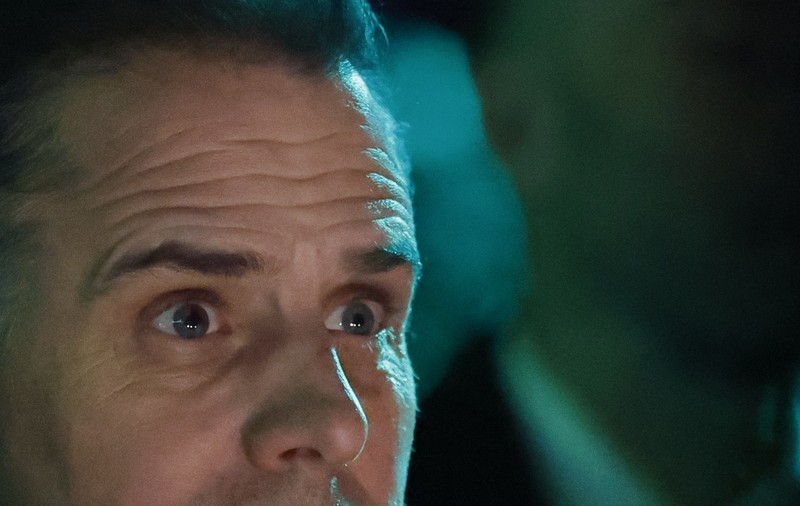 Hunter Biden, către una dintre asistentele sale, care nu mai avea nici bani de chirie: „Configurează-ți telefonul ca să te pot spiona când faci duș”