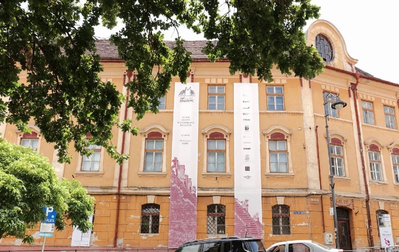 Fosta mănăstire a Ursulinelor din Sibiu, de vânzare pentru 6,25 milioane de euro: Cetățenii cer Primăriei să o cumpere
