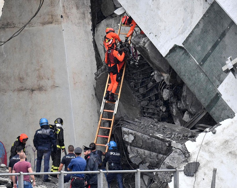 FOTO | Bilanțul morților în urma tragediei din Italia a ajuns la 40. Între 10 sau 20 de oameni sunt dați dispăruți