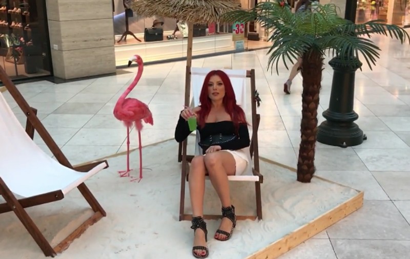 Elena Gheorghe și-a scos fetița în oraș. “Am ieșit ca fetele”