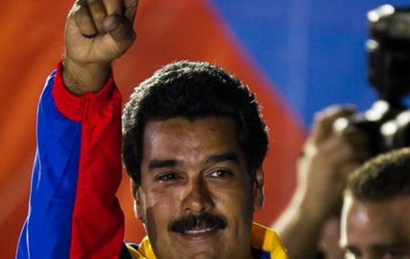 Favoritul lui Hugo Chavez a câştigat alegerile în Venezuela. Nicolas Maduro a aşteptat rezultatele îmbrăcat în trening!