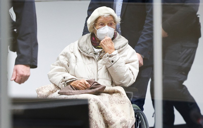 Irmgard Furchner, în vârstă de 99 de ani, fostă secretară a unui lagăr german de concentrare, condamnată pentru complicitate la crimă în peste 10.500 de cazuri