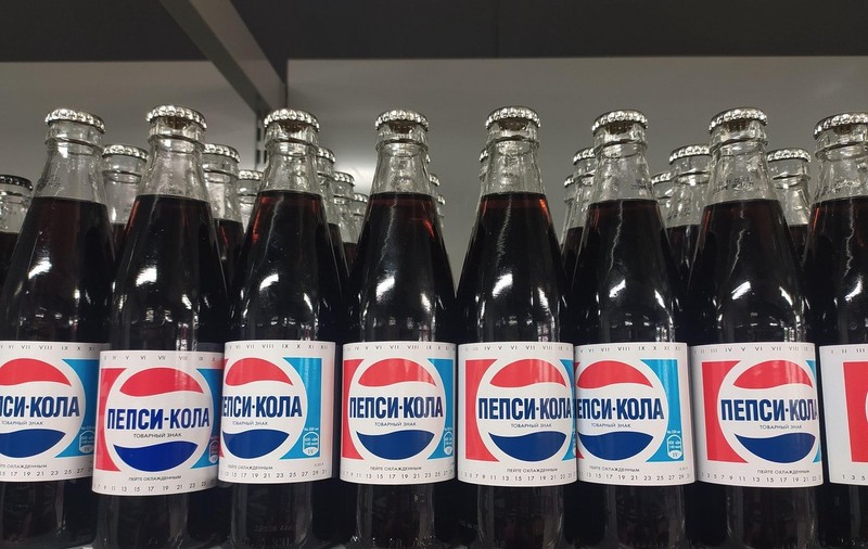 Băuturile răcoritoare și batoanele de ciocolată susțin economia Rusiei, acuză Kievul. PepsiCo și Mars, pe lista sponsorilor războiului din Ucraina