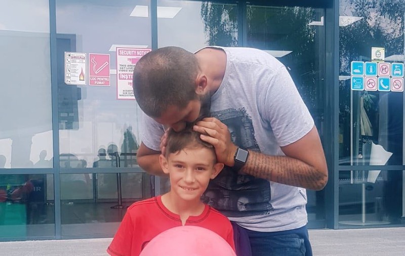 Ce nu știai despre tatăl Cătălin Cazacu. Este topit după fiul său și e bucuros că acesta își trăiește copilăria „pe stil vechi” | FOTO