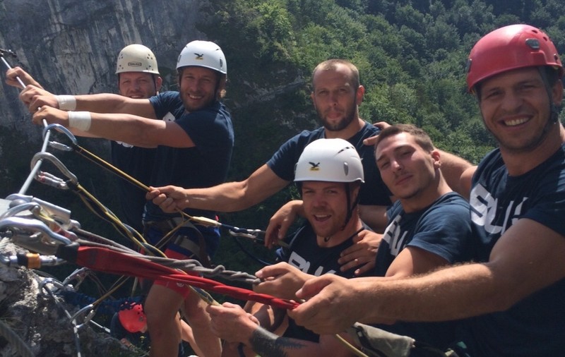 ”Stejarii” s-au pregătit în stil comando. Au făcut escaladă, rapel și via ferrata / VIDEO