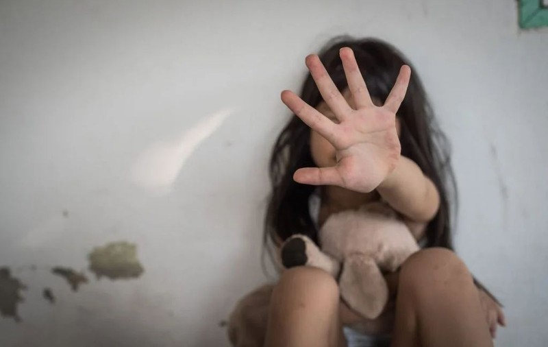 Femeia din Voluntari care și-a bătut crunt fetița de 9 ani a fost arestată preventiv 30 de zile