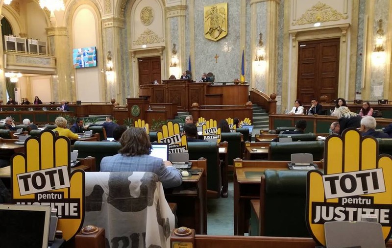 Parlamentarii se întorc din vacanță. O sesiune cu noi reguli pentru aleși, noi jigniri și conflicte Putere-Opoziție