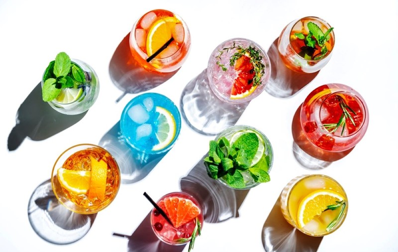 Idei de cocktailuri răcoritoare pentru vară