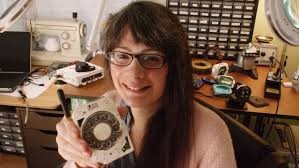 "Nu sunt nostalgică, vreau obiecte de care să mă folosesc, nu care să mă folosească ele pe mine", spune Haupt