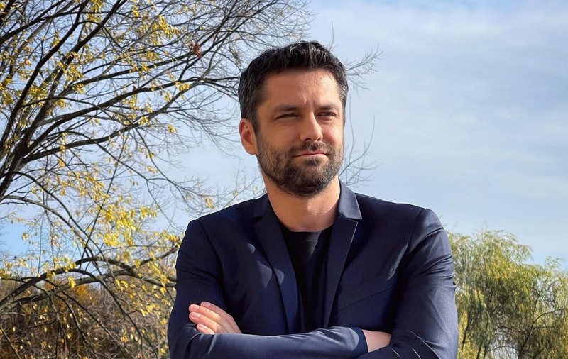 Alecsandru Dunaev, actorul din serialul „Adela”, și-a deschis sufletul. „Am avut mulţi ani gândul că sunt alţii cu mult mai buni”