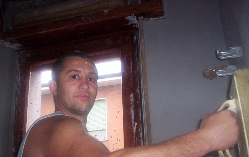 Ne uităm campionii! Boxerul Florin Dumitru a lăsat mănuşile pentru construcţii