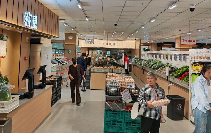 Un kilogram de cartofi costă 0,6 lei, iar litrul de lapte 3 lei, într-un supermarket dintr-un oraș chinez de care n-ai auzit, deși are peste două milioane de locuitori