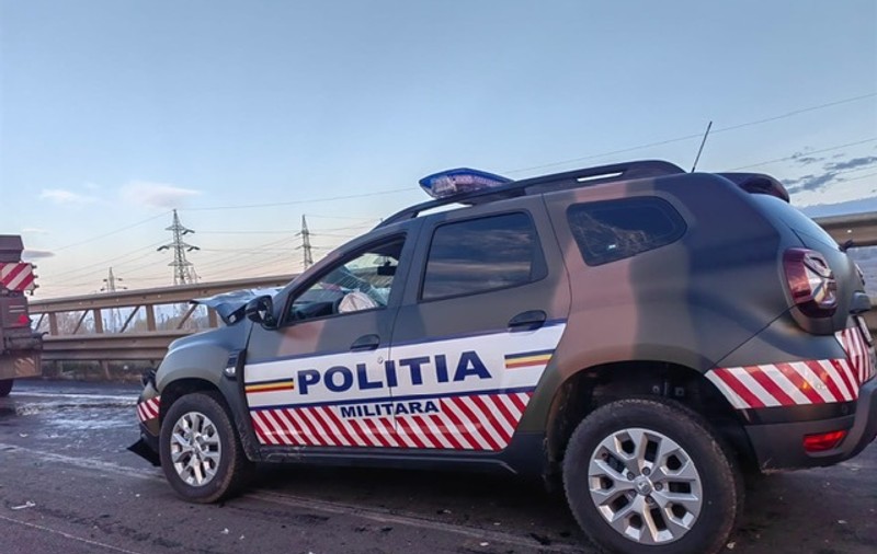 Trei mașini dintr-un convoi al MApN s-au ciocnit pe DN1. Nu au fost persoane rănite - VIDEO