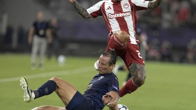 David Luiz a încasat și un picior în figură în cele 32 de minute din UCL