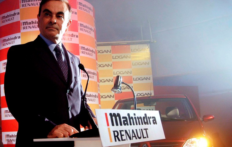 Șeful Renault, Carlos Ghosn, a fost arestat la Tokyo. Ce acuzații i se aduc omului care a dat o șansă Daciei