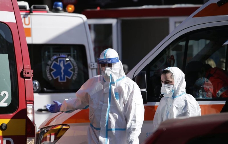 Bilanț COVID: 15.410 de cazuri noi, după un număr mai scăzut de teste. 357 de decese și un nou maxim la ATI