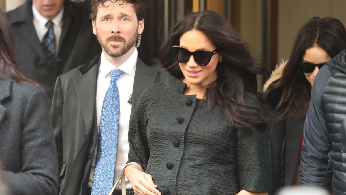 Meghan Markle a încălcat protocolul regal şi a plecat la New York