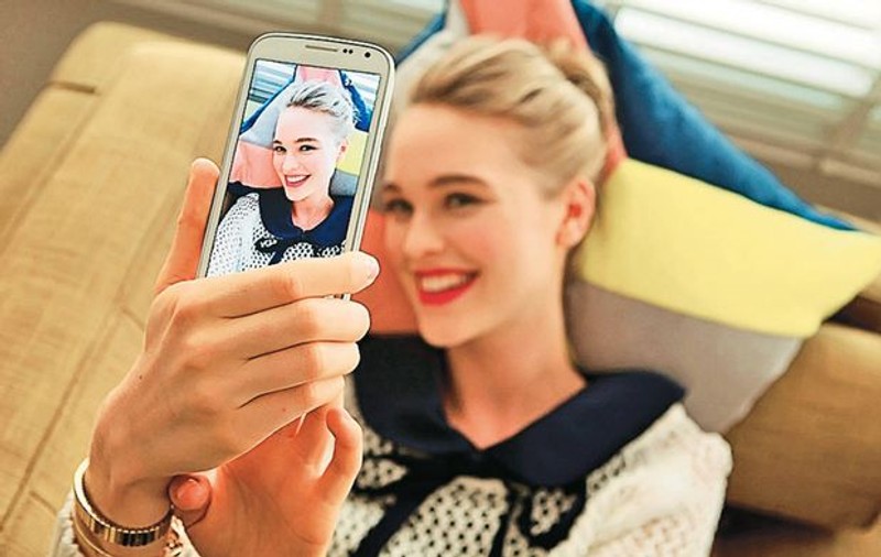 Un selfie banal s-a tranformat în imagine virală. Detaliul care îți va da fiori