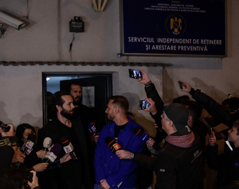 Prima reacție a lui Andrew Tate după ce a fost eliberat din arestul preventiv. „Am învins. Fără lacrimi!”