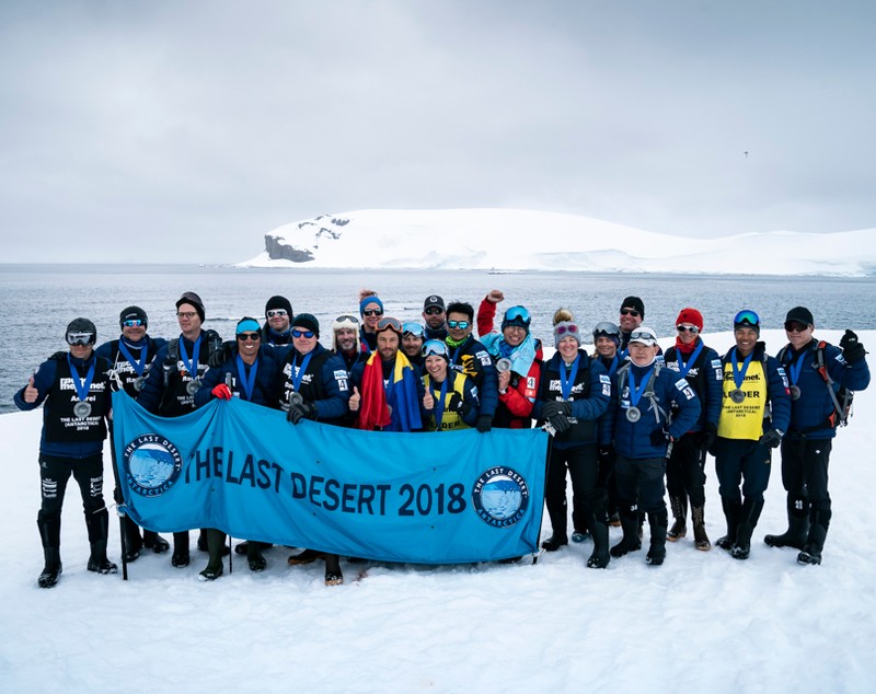 Pompierul Iulian Rotariu a alergat la minus 60 de grade Celsius, în Antarctica, tărâmul înghețat al balenelor, pinguinilor și leilor de mare - FOTO